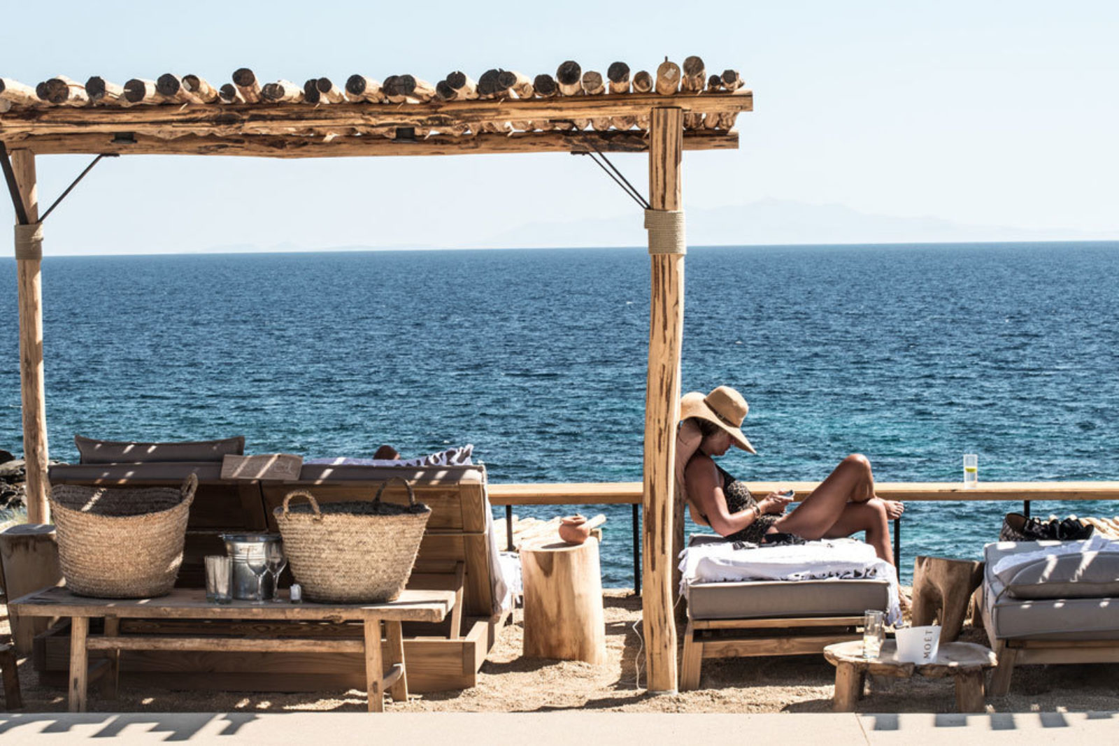 Get the Look: Beach Club Chic